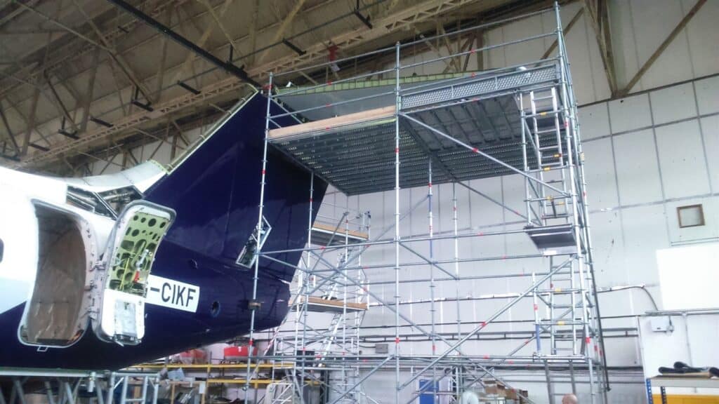 industrial scaffolding for aircraft tail dock system
