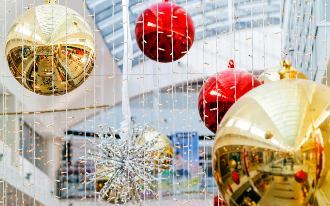 Deck the Heights: Why Spider Lifts Are the Ultimate Access Solution for Festive DecorLift hire for Christmas decorations